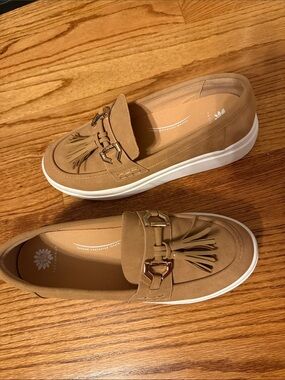 Cute Yellow Box Tan Tassel Loafer Slip-Ons with White Platform Sole